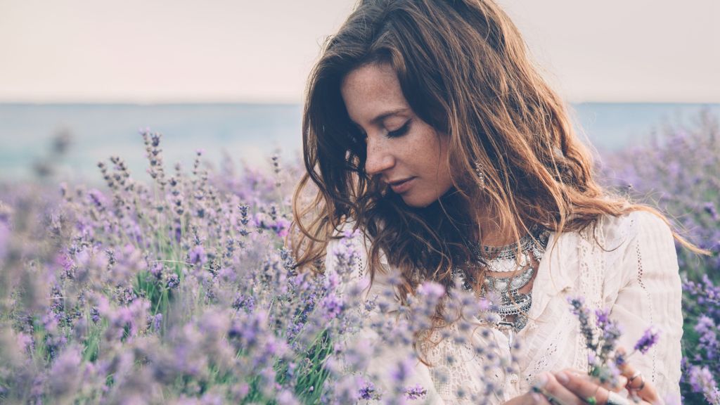 Mandy Morgan Hair Extensions | The Beauty and Charm of Messy Hairstyles